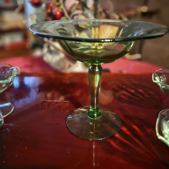 Uranium Bundle of Vintage Vaseline Tulip Edged Sherbets & Fostoria Fairfax Glass - Picture 5 of 17